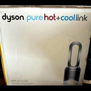 Dyson pure hot+coollink
Heater, cool and purifies air
HEPA AIR PURIFIER